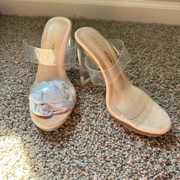 Clear and Nude heels - Picture 5 of 7